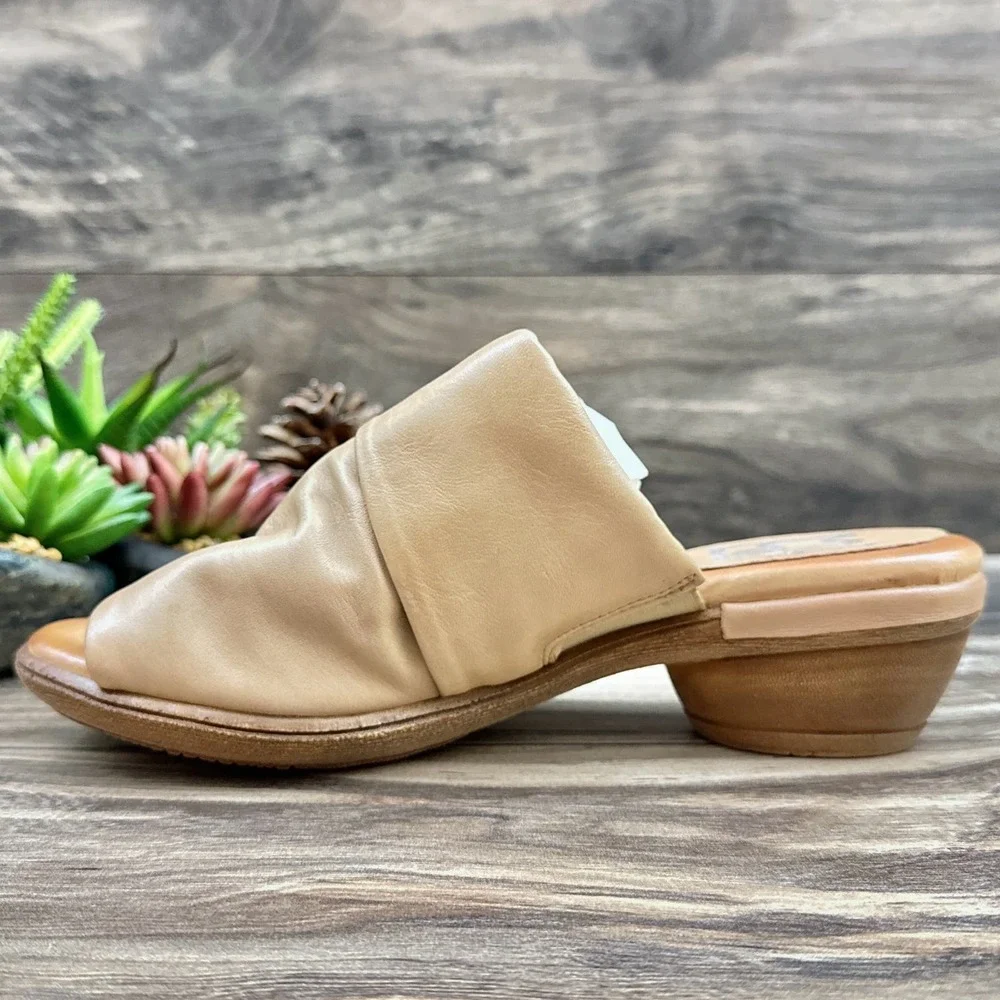 NIB Miz Mooz Callan 40 9-9.5 Ruched Leather Chunky Heeled Slide Sandals Tan - Picture 5 of 11